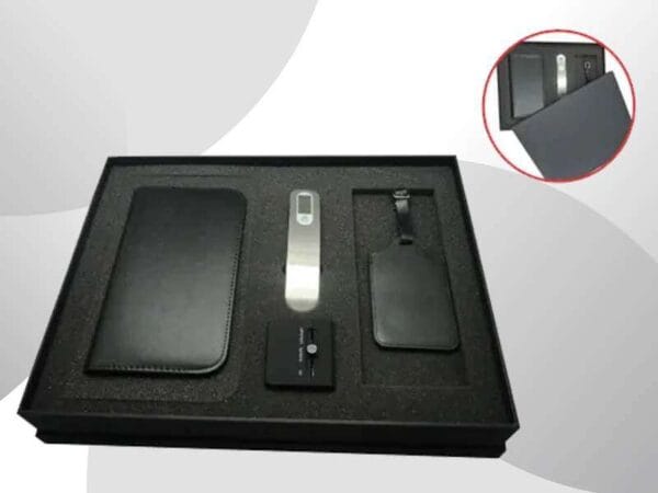 <b>Voyager set </b> <br> With passport case travel wallet, digital luggage scale, travel adaptor & luggage tag