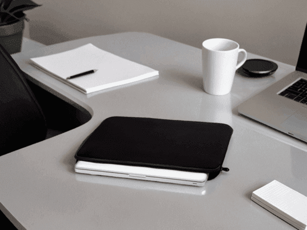 <b>Slapt</b> - </br>Sleek & Minimalist Laptop Sleeve - Image 4